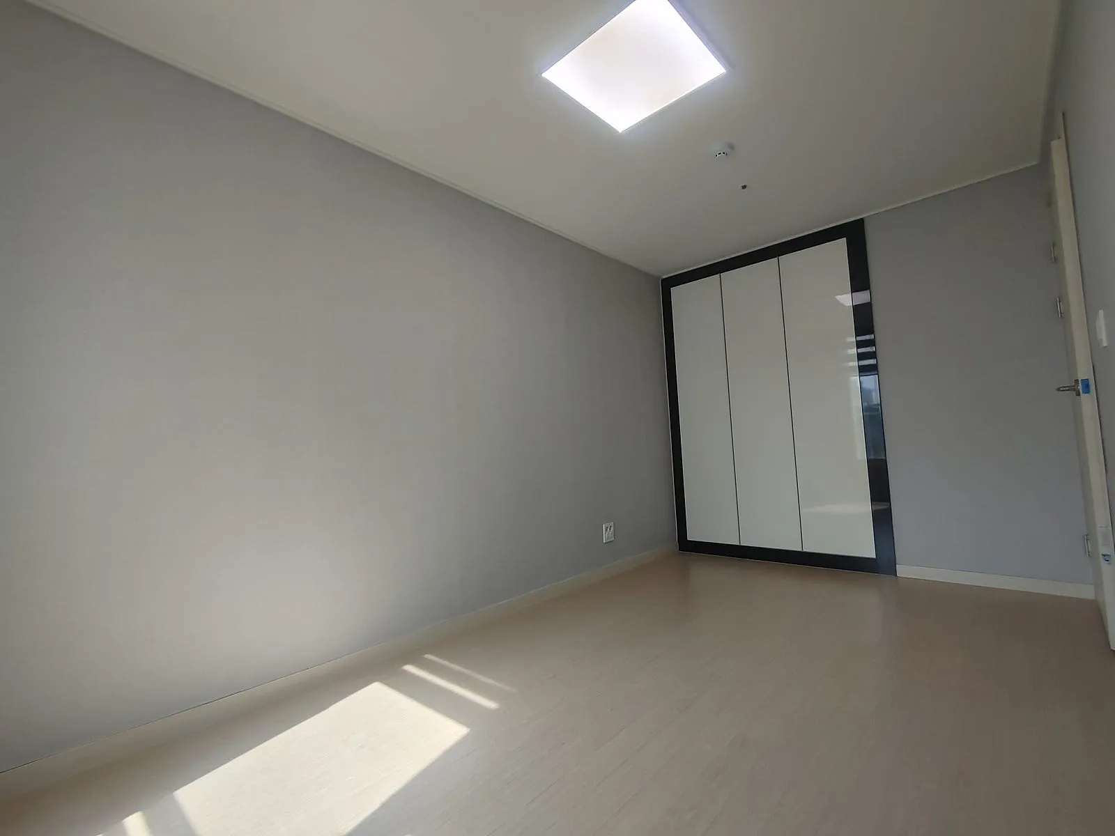 Room image 5
