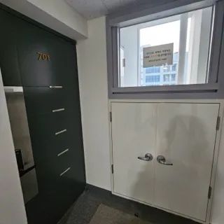 Room image 4