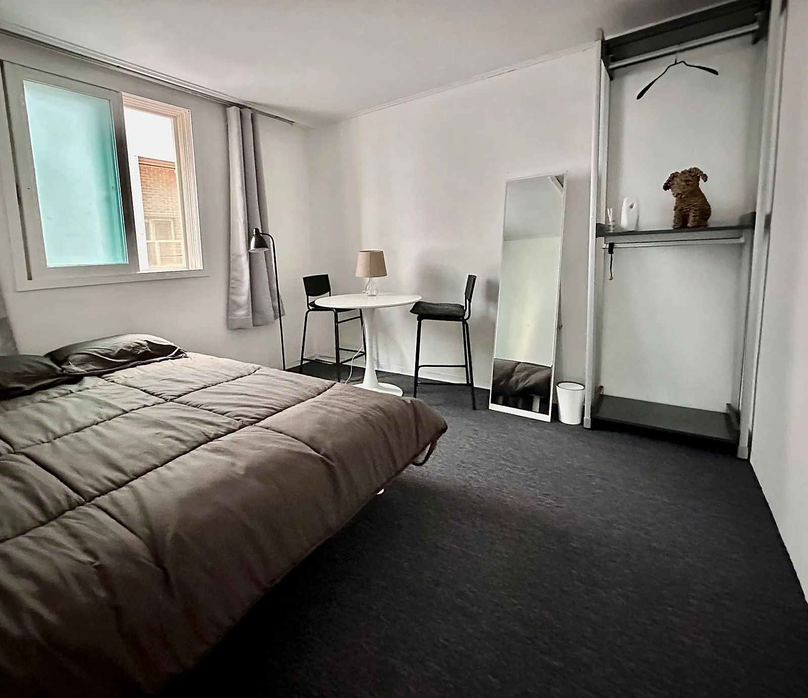 Room image 1
