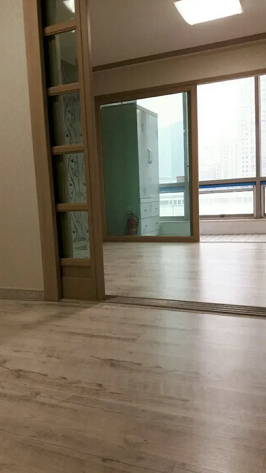Room image 4