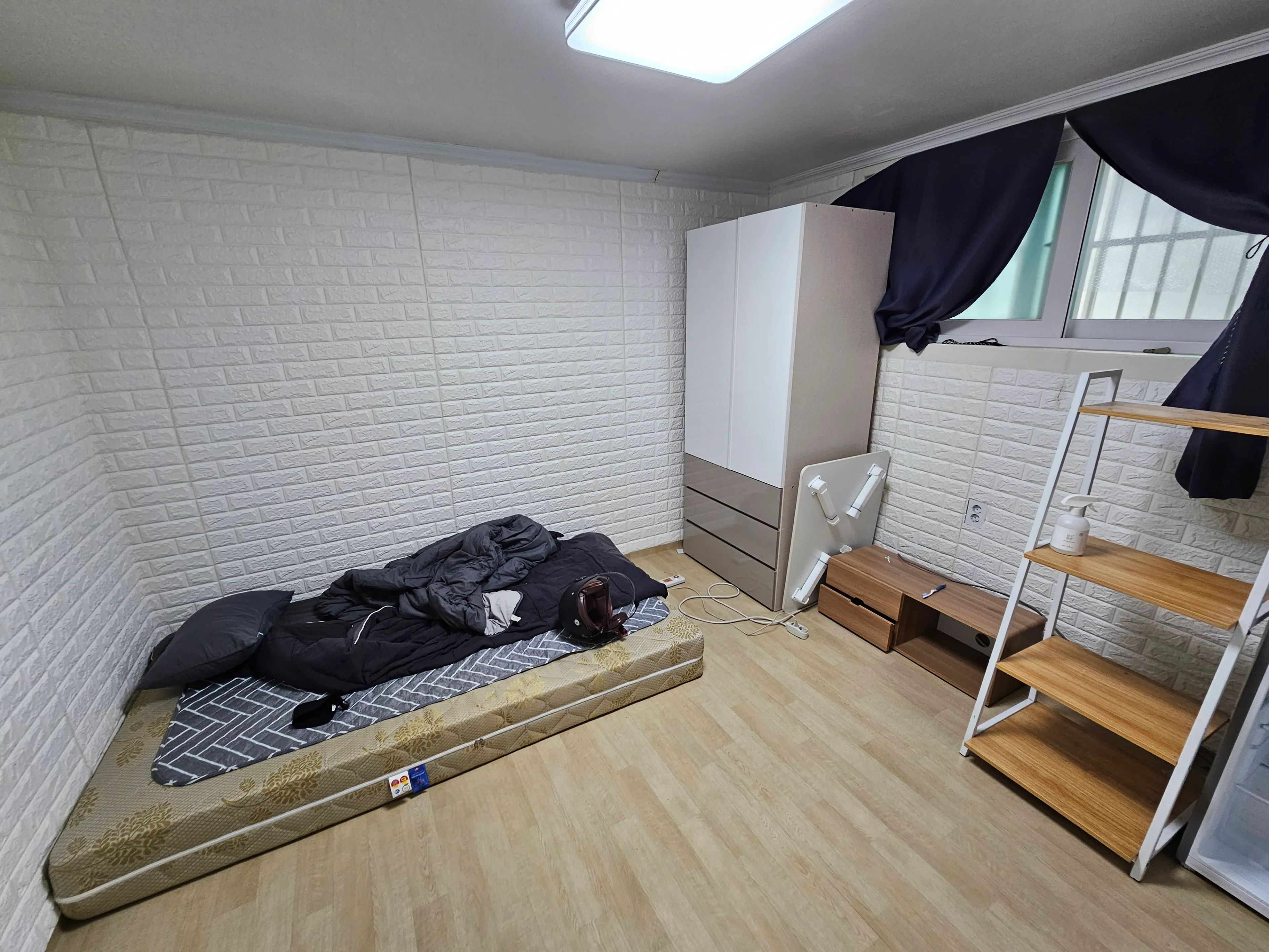 Room image 1
