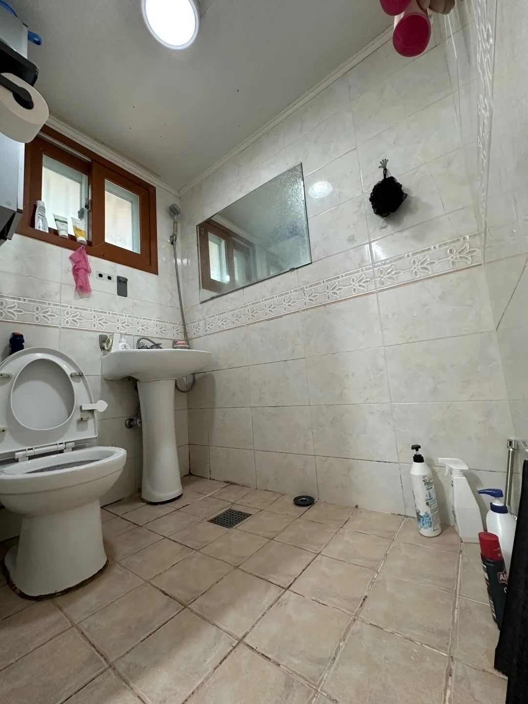 Room image 2