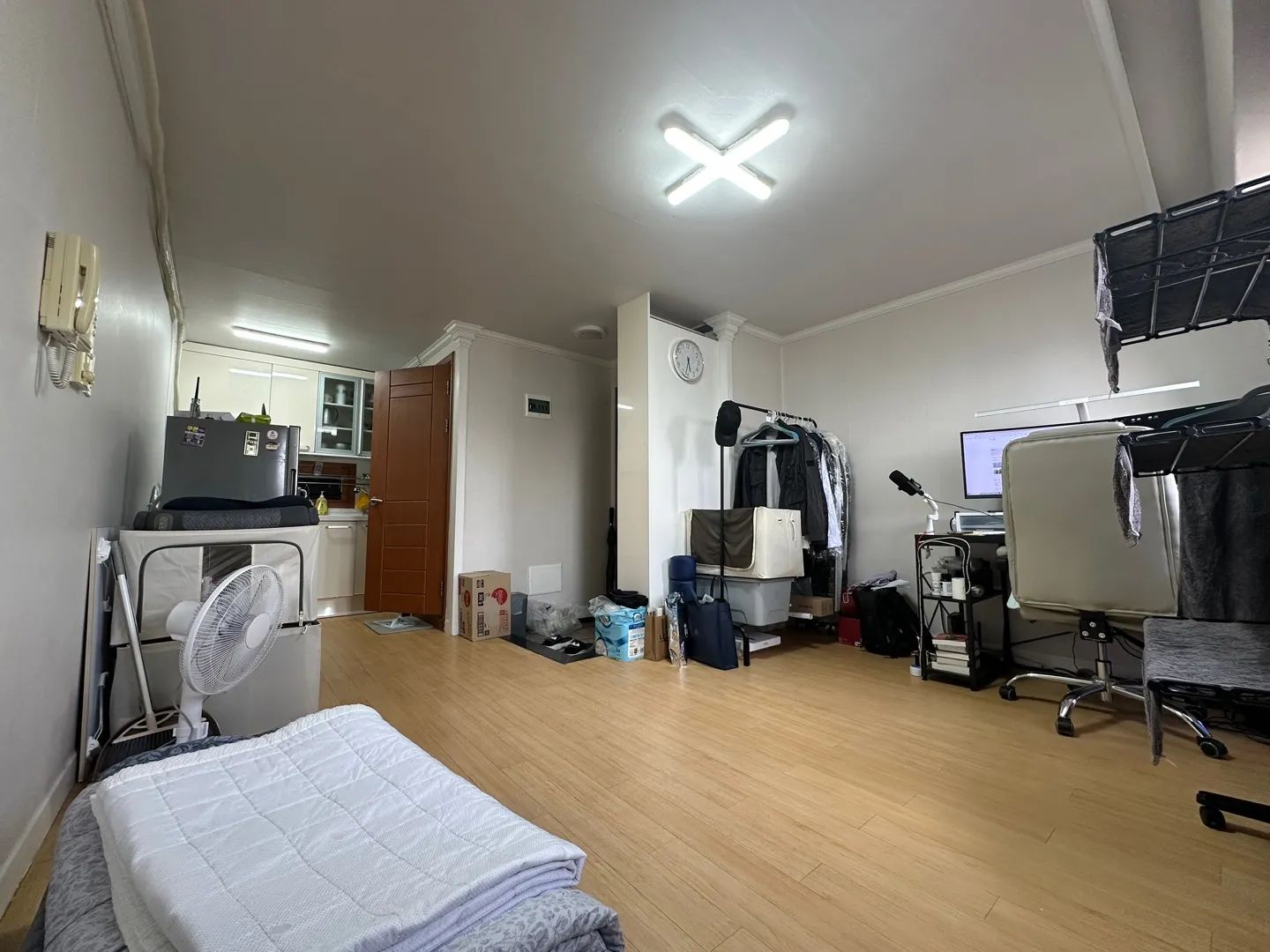 Room image 4
