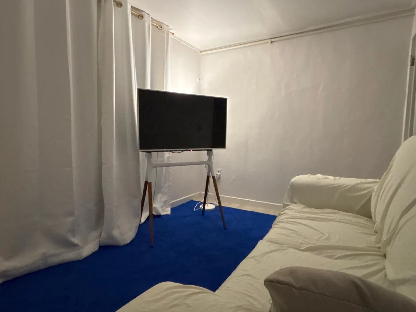 Room image 1