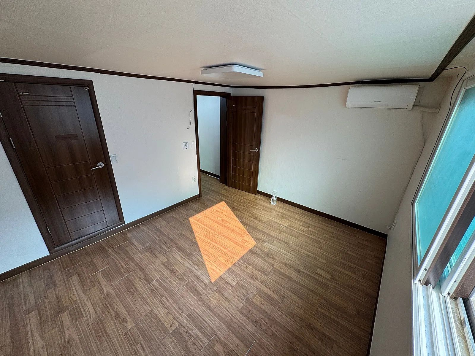 Room image 3