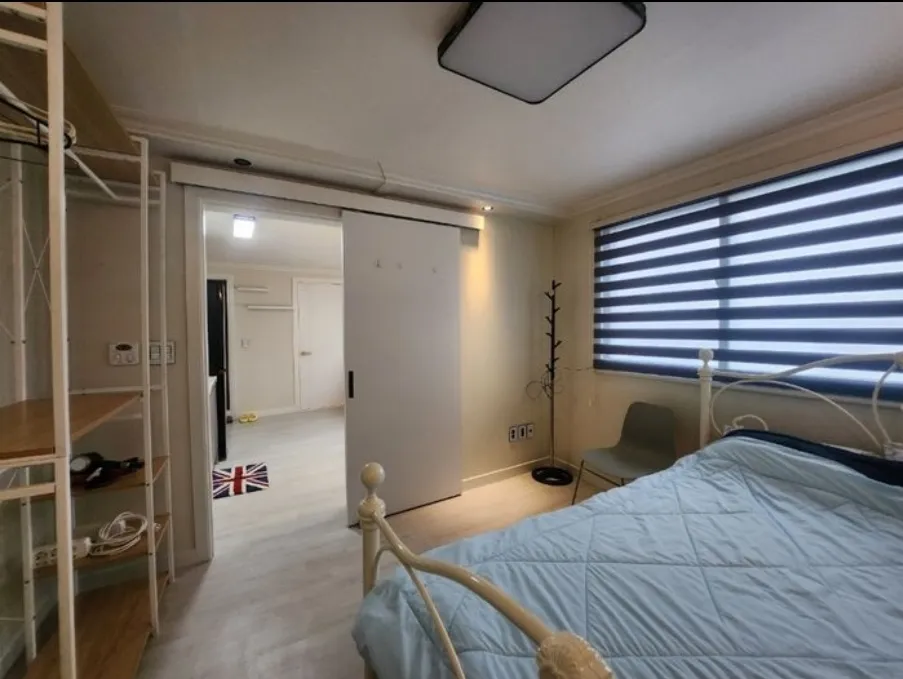 Room image 1
