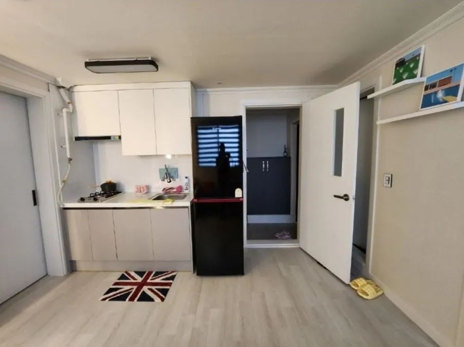 Room image 3