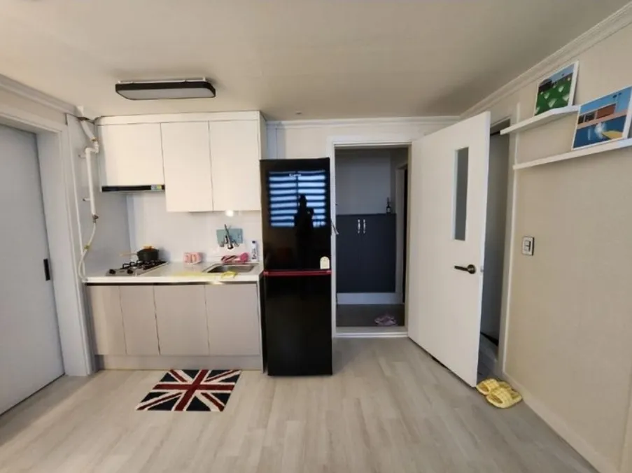 Room image 3