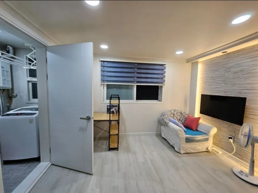 Room image 4