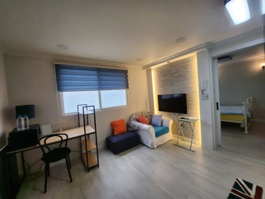 Room image 5