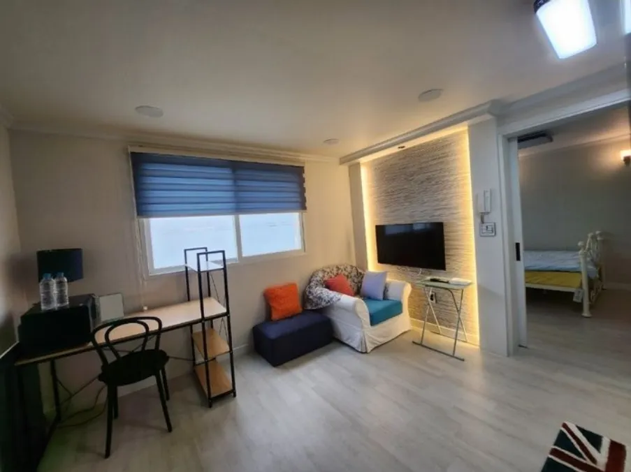 Room image 5