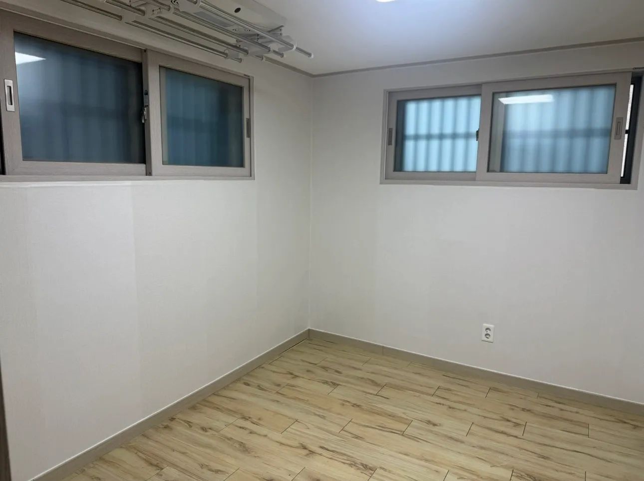 Room image 1