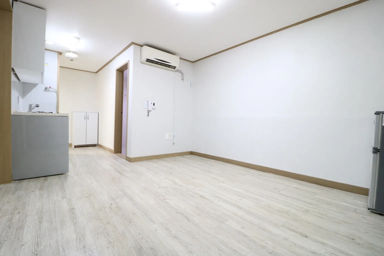 Room image 1