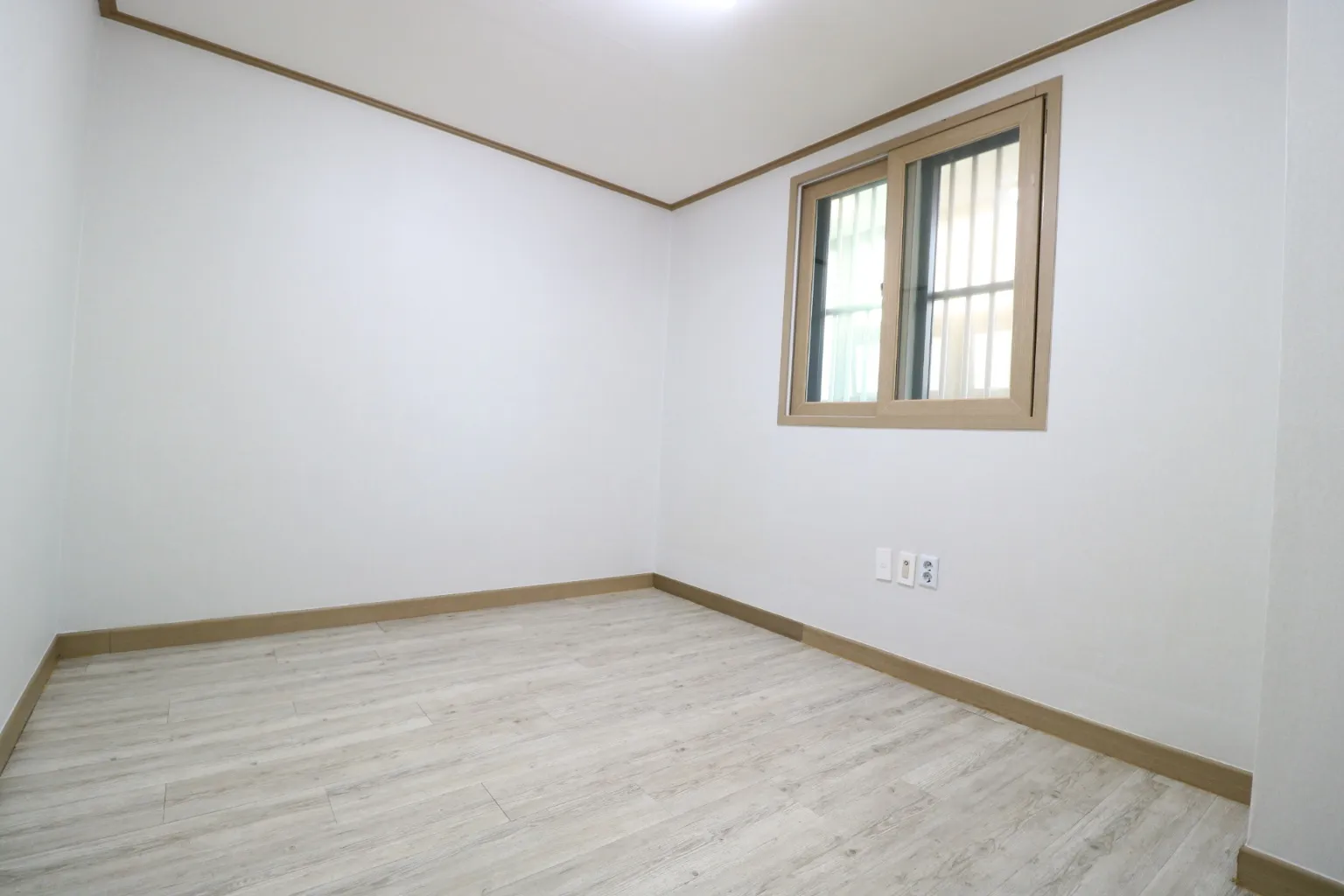 Room image 4