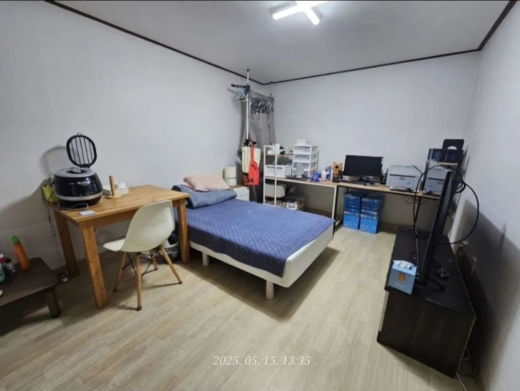 Room image 1