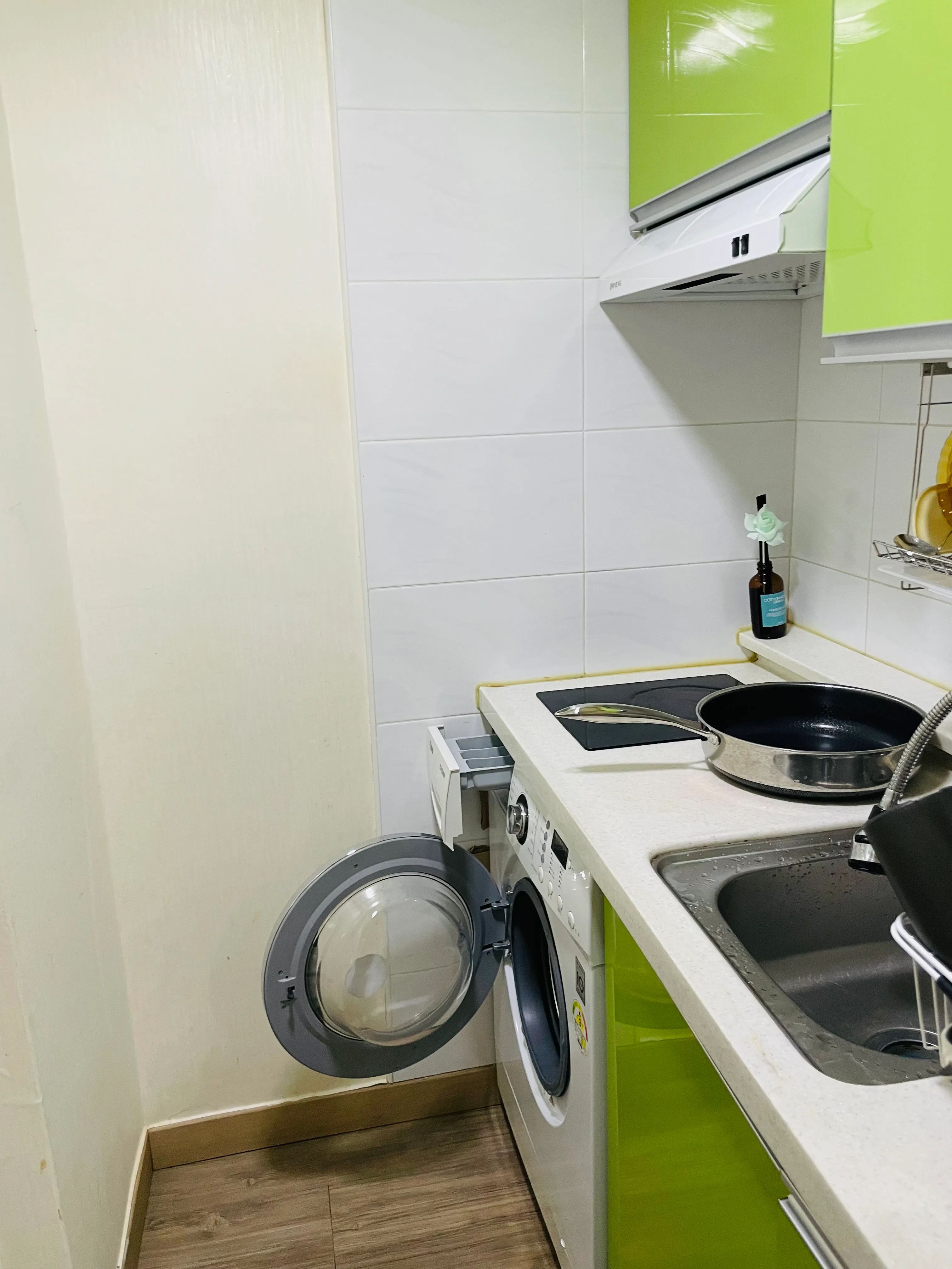 Room image 1