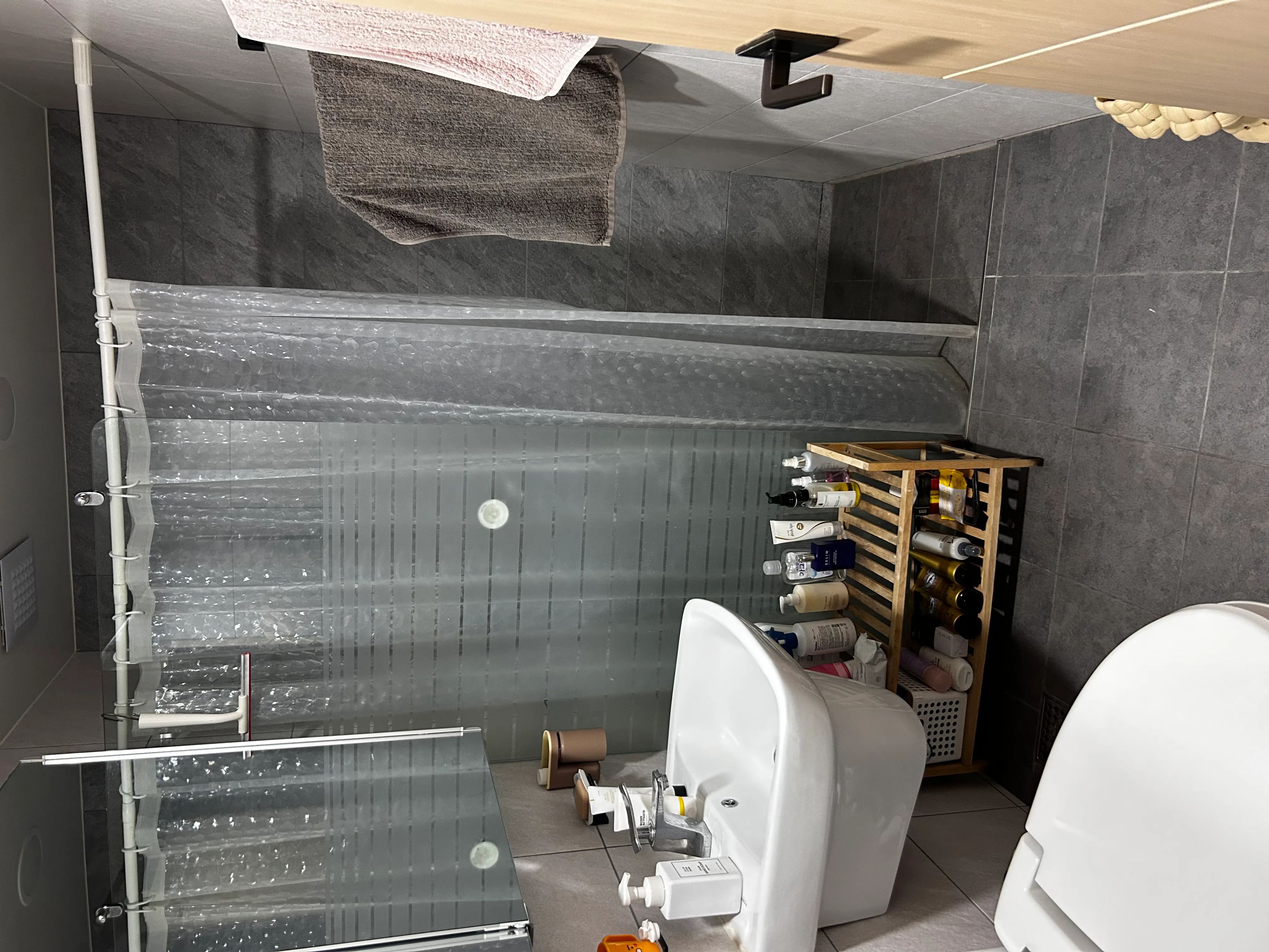 Room image 4