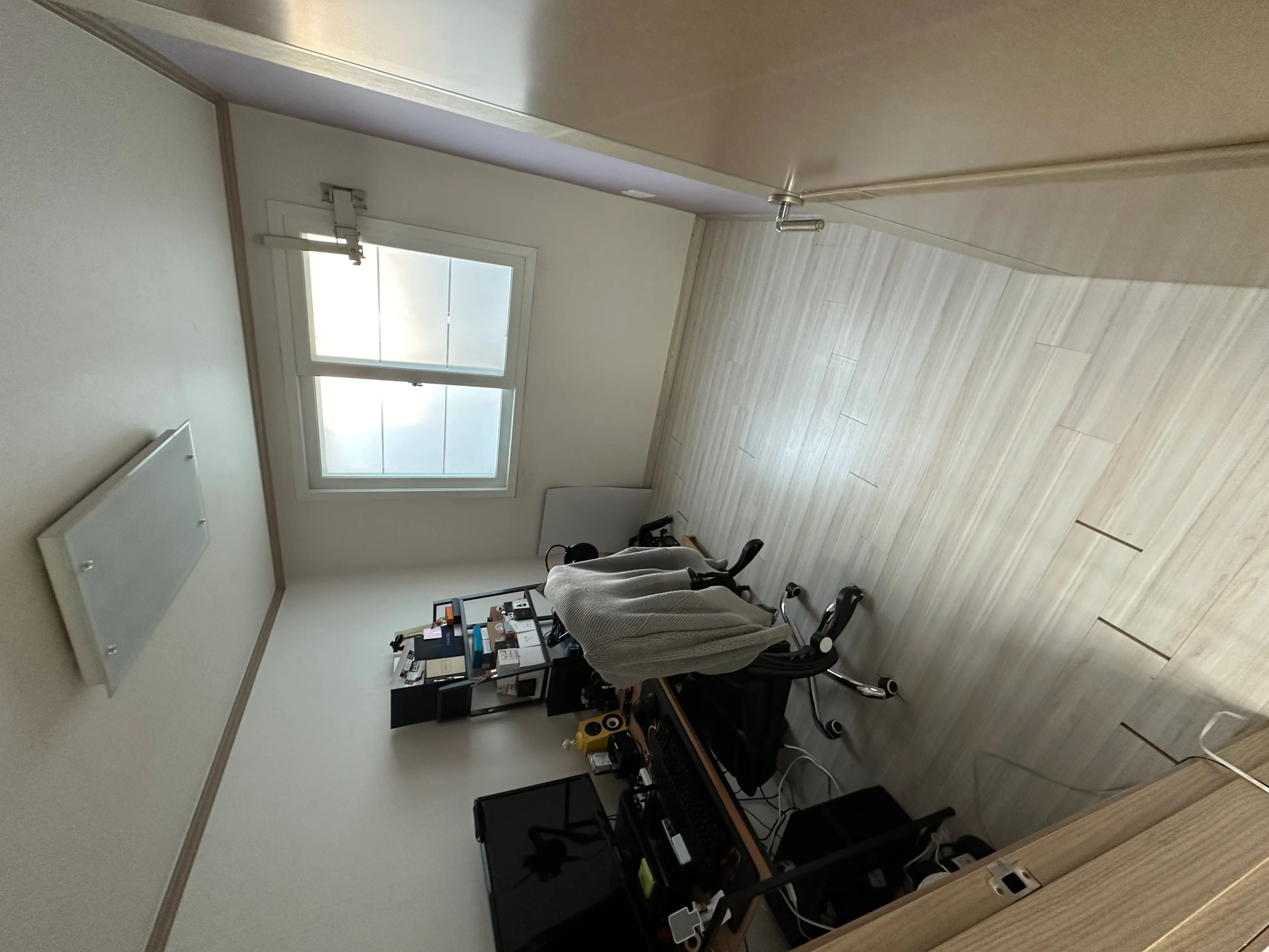 Room image 3