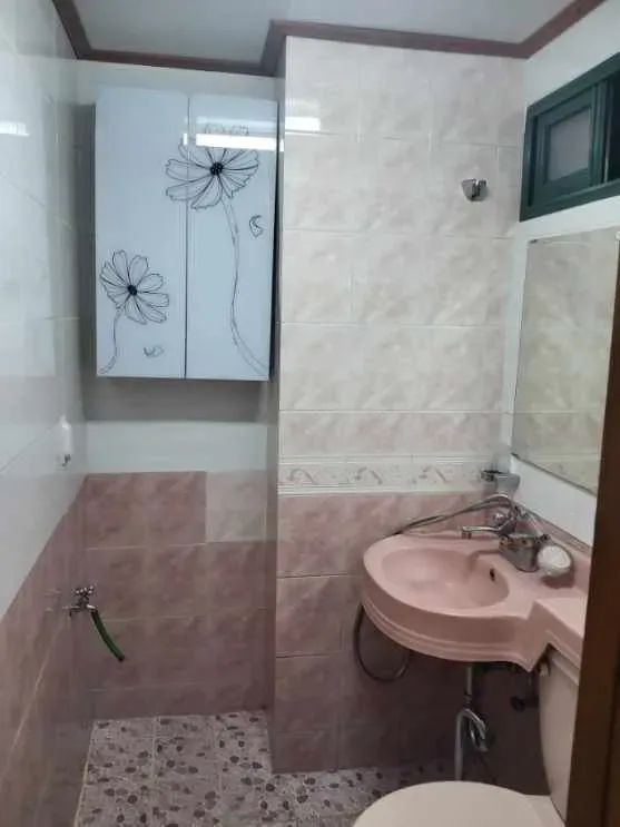 Room image 5