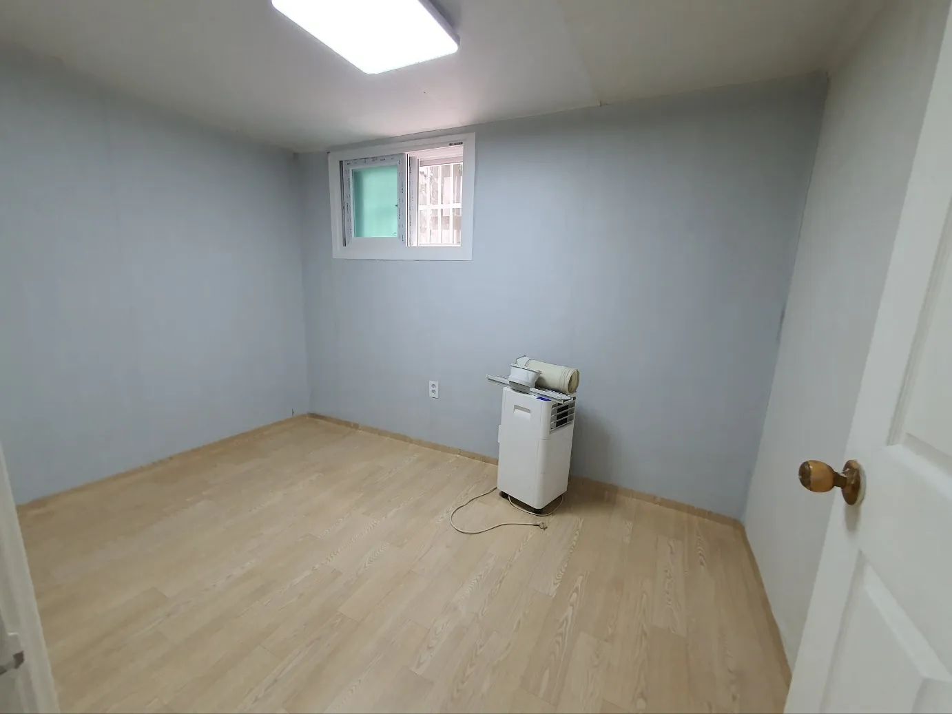 Room image 3