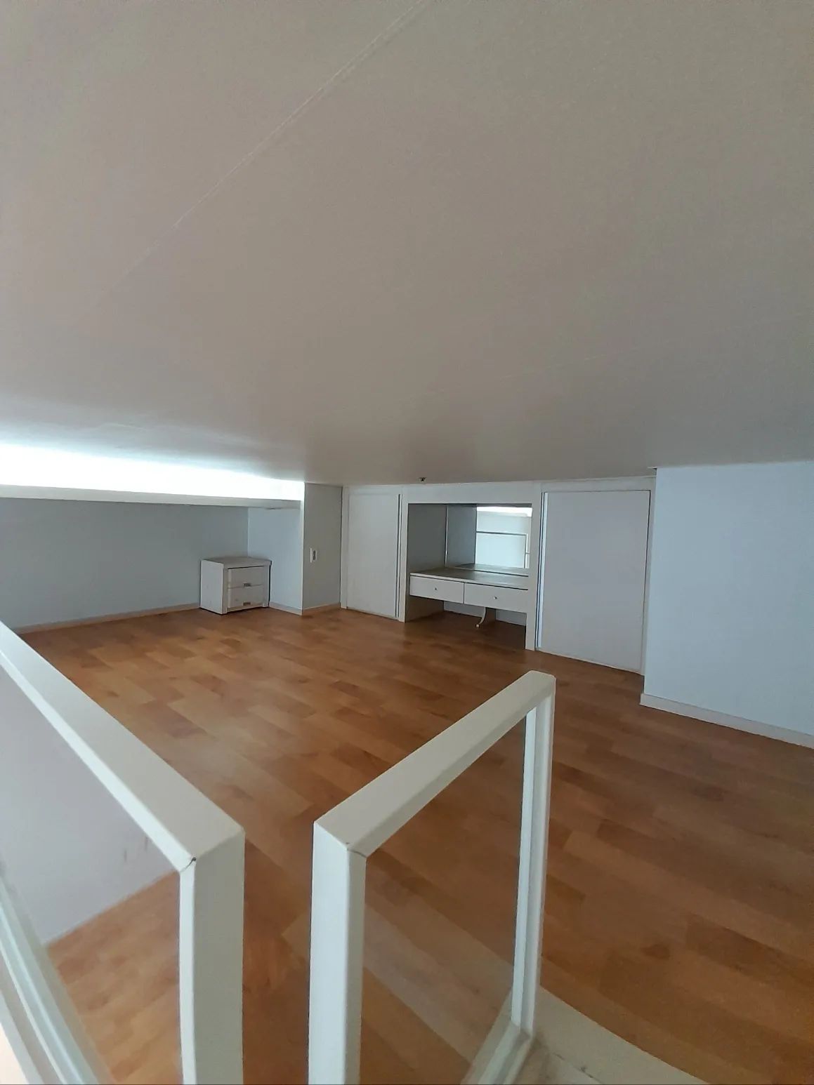 Room image 3