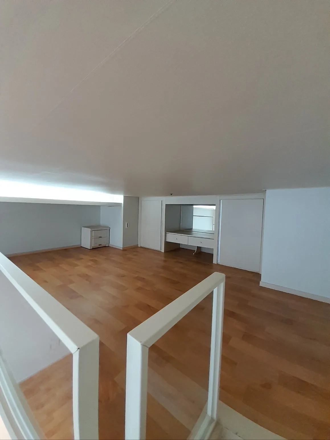 Room image 3