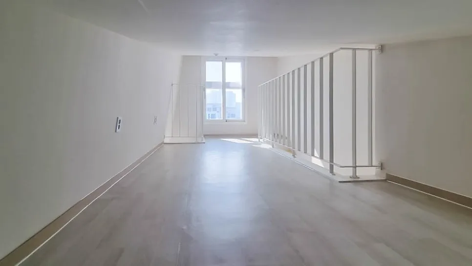Room image 4