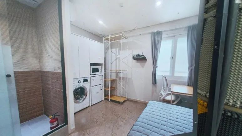 Room image 5