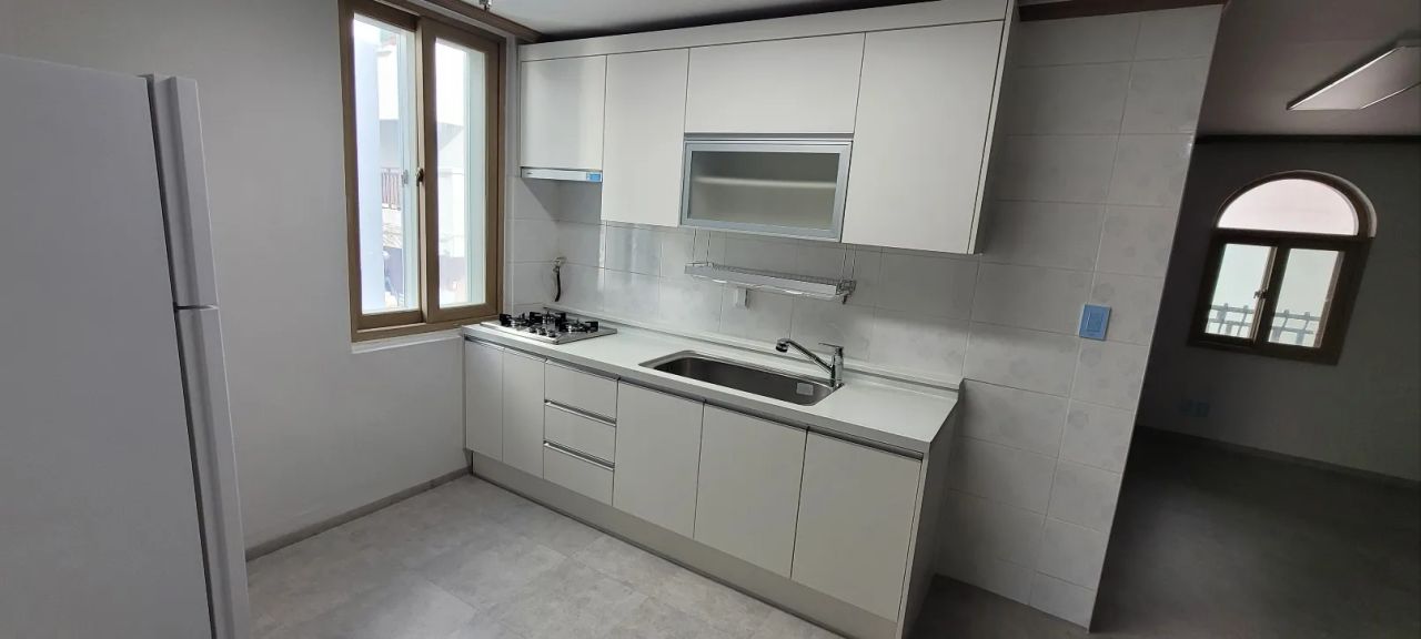 Room image 4