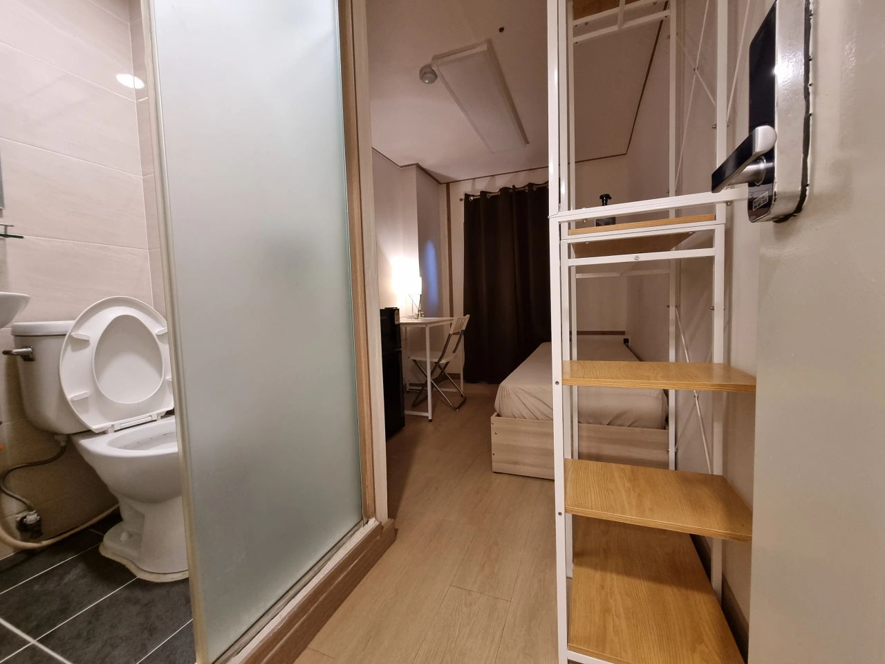 Room image 2