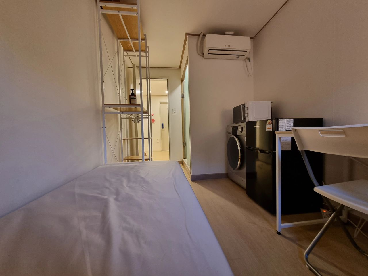 Room image 3