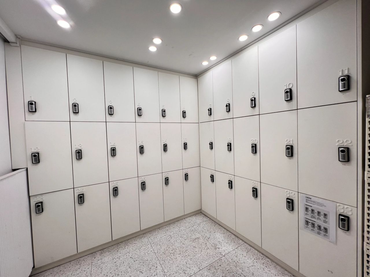 Room image 4