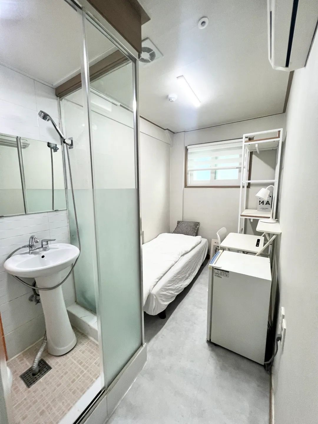 Room image 1