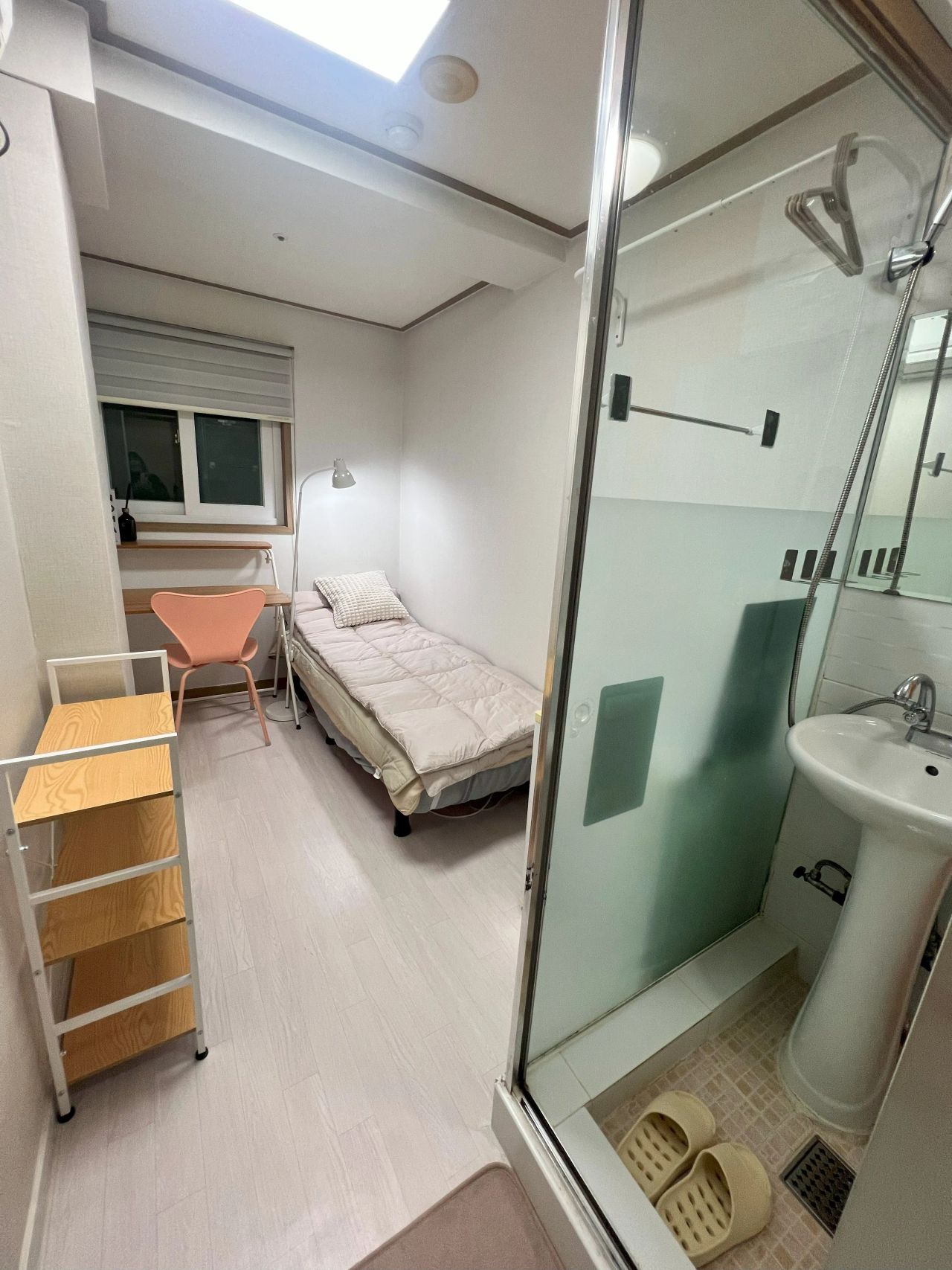 Room image 1