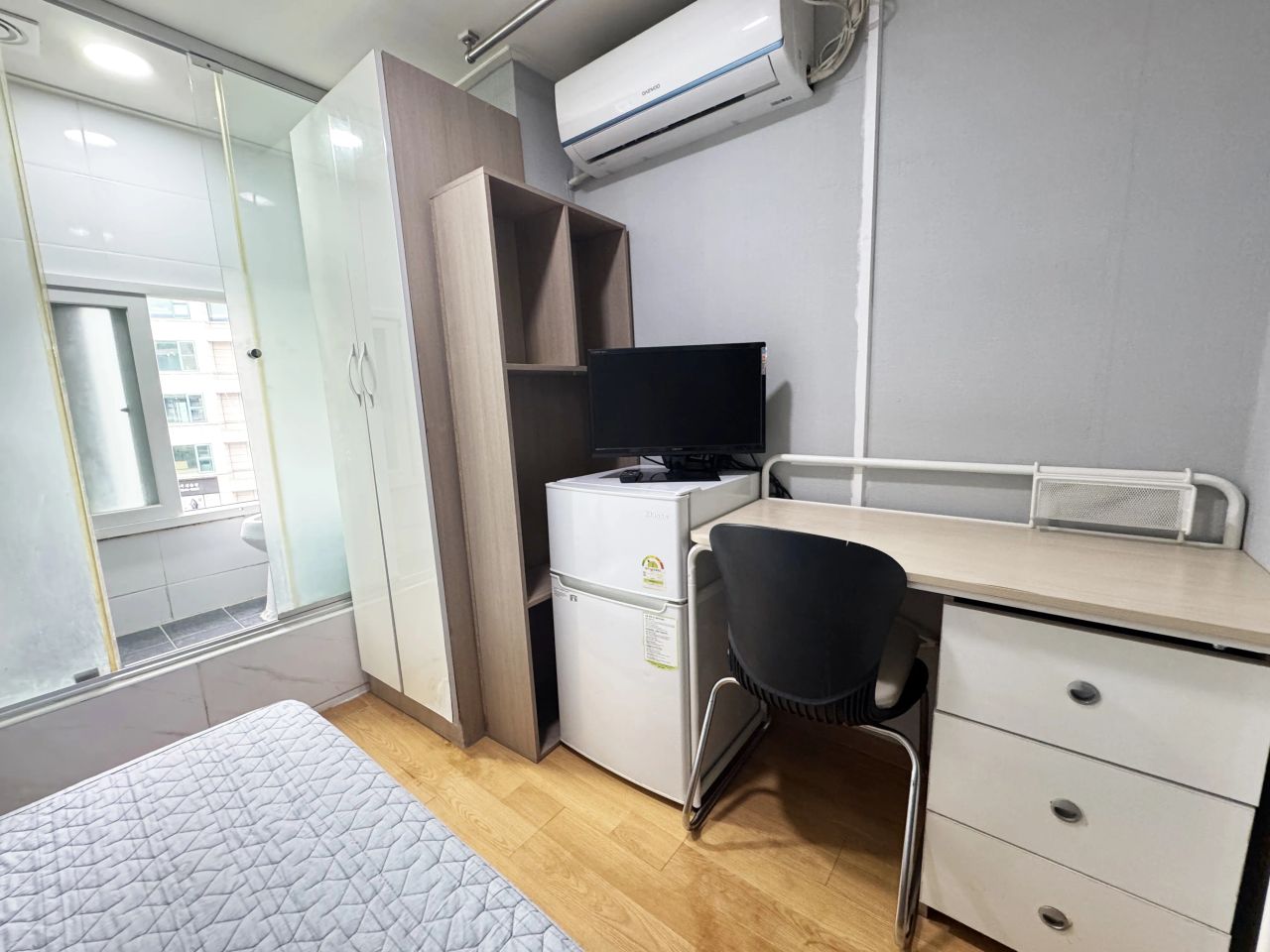 Room image 1
