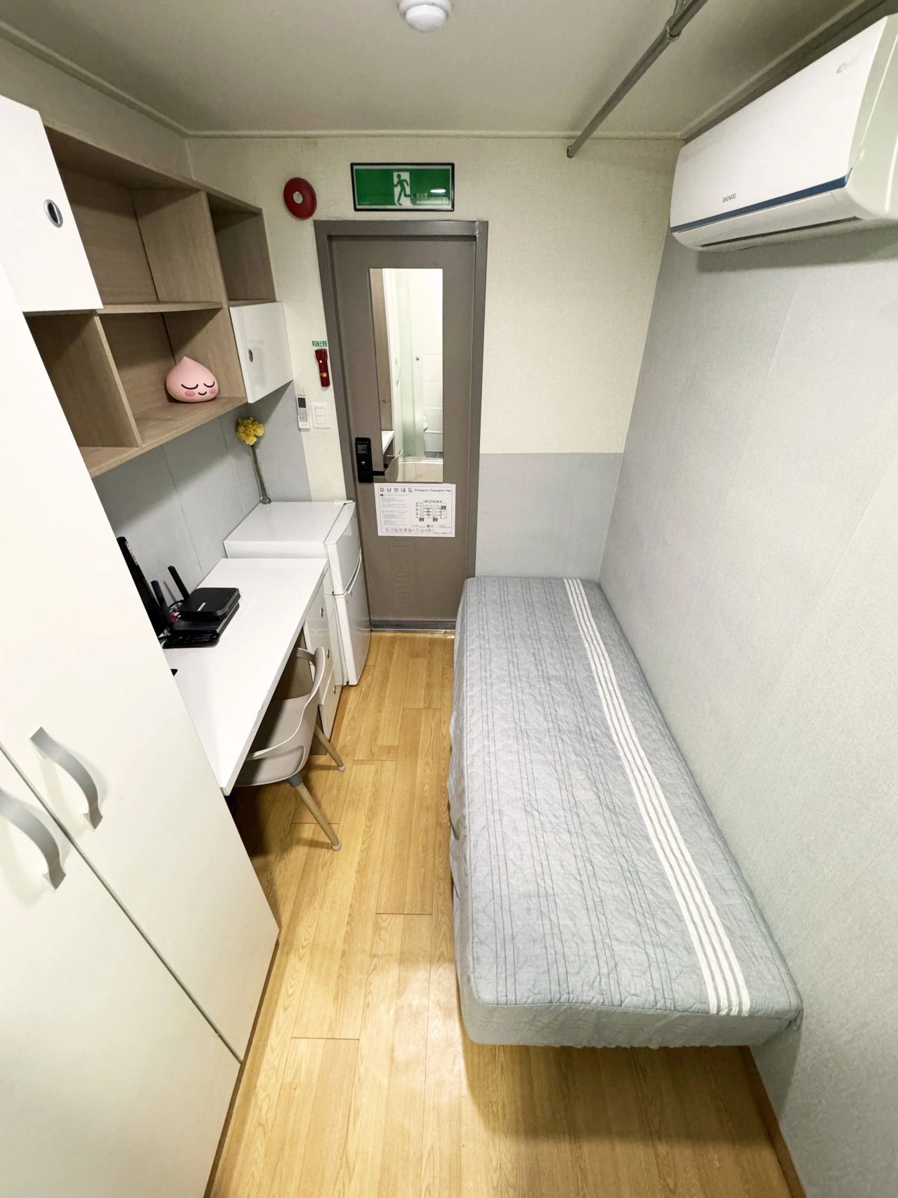 Room image 4