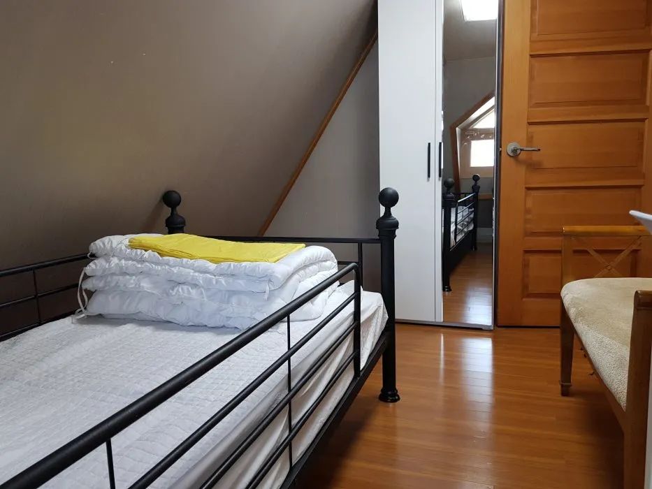 Room image 2