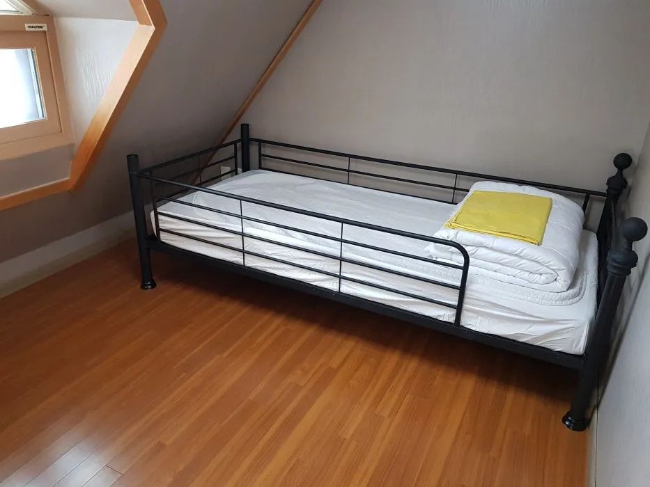 Room image 3