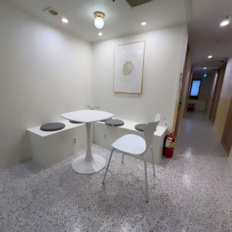 Room image 2