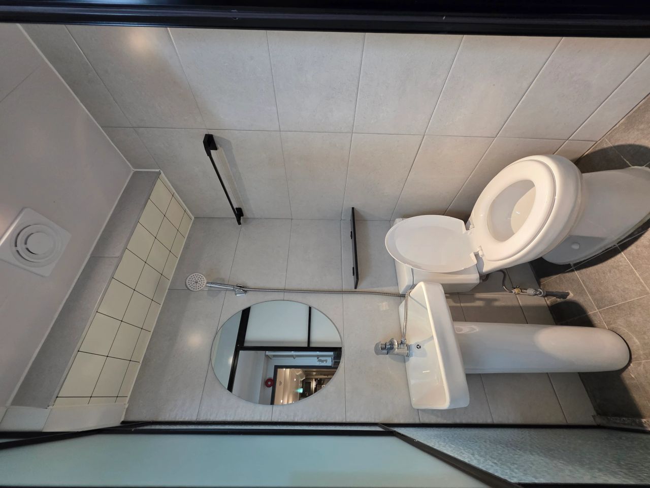 Room image 2