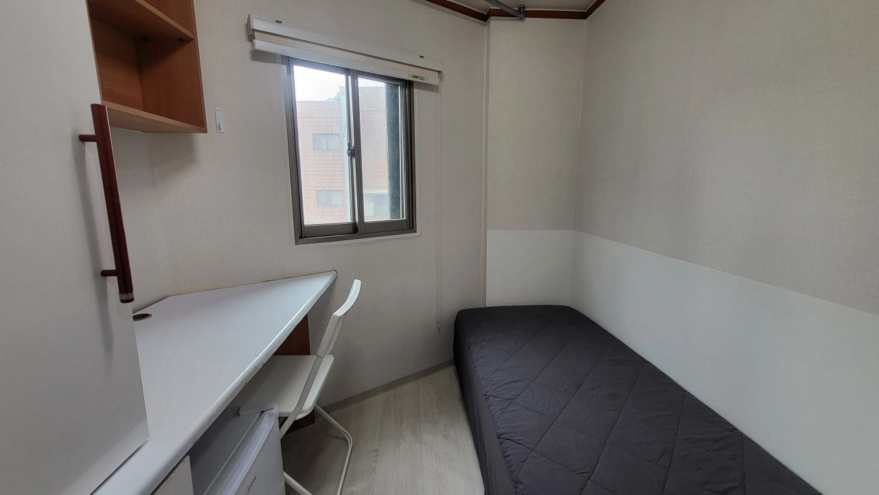 Room image 5