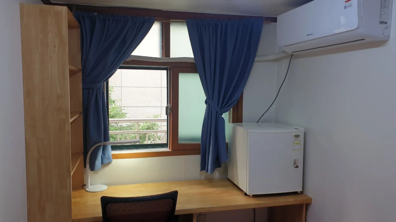 Room image 2