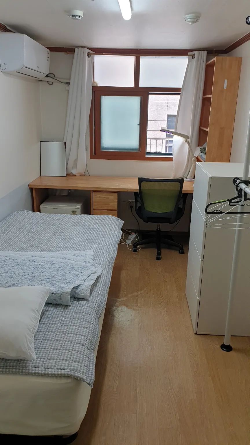 Room image 2