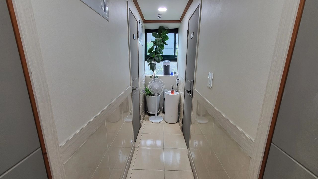 Room image 3