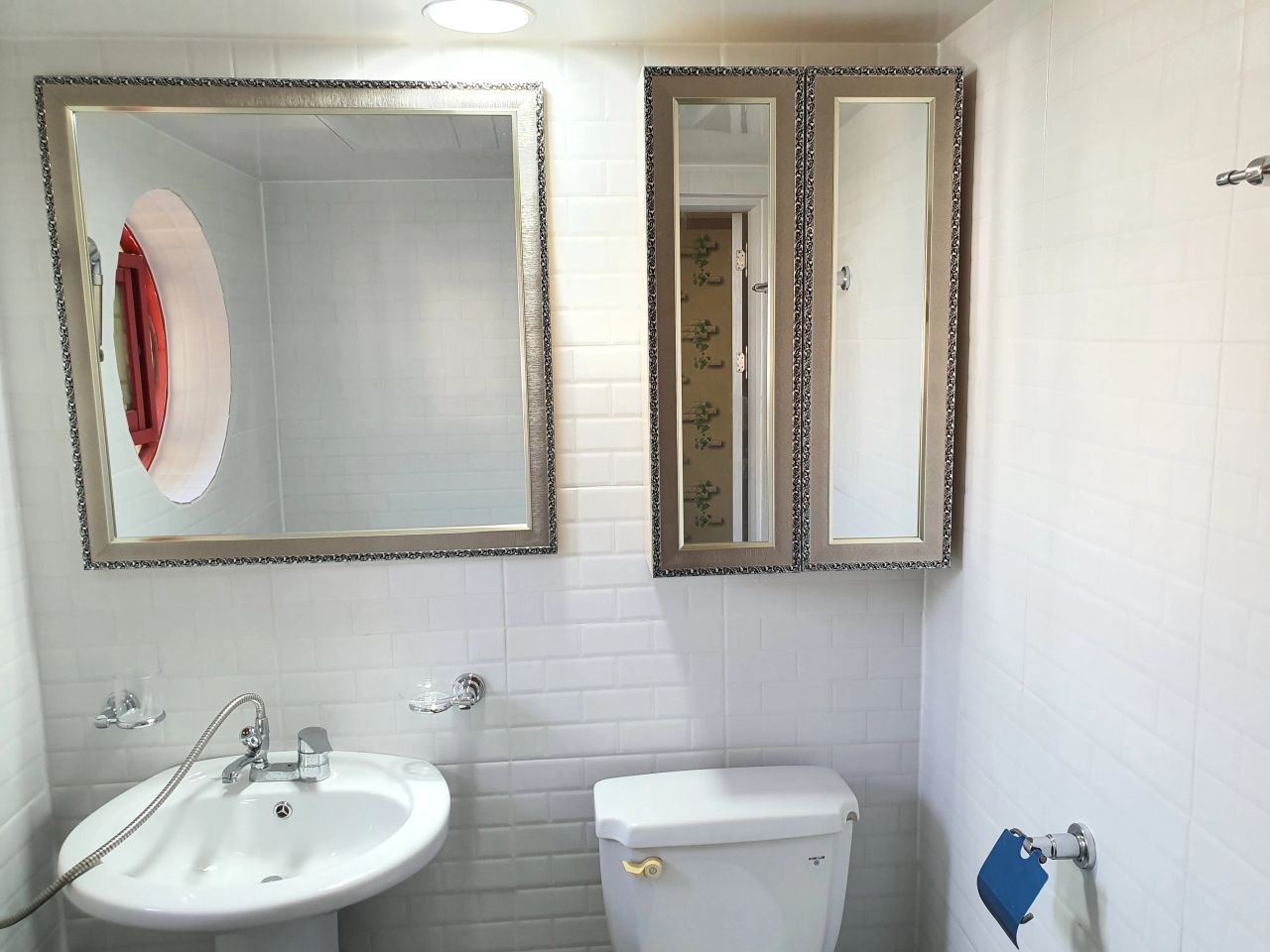 Room image 3