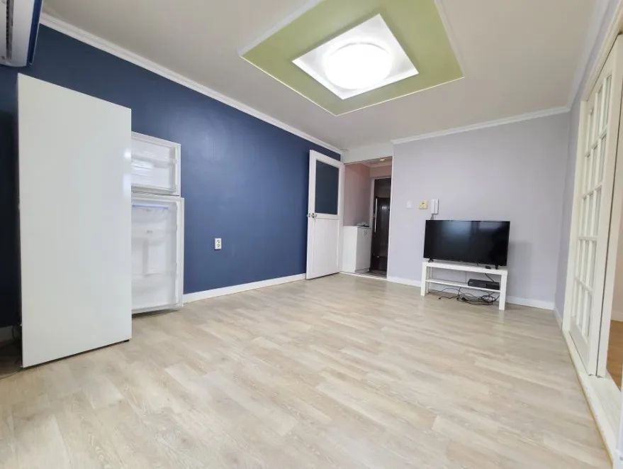 Room image 5
