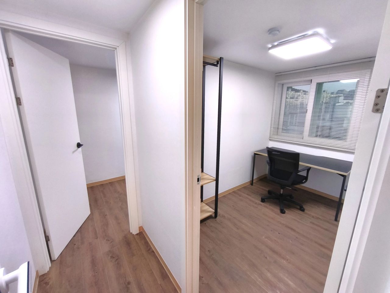 Room image 1